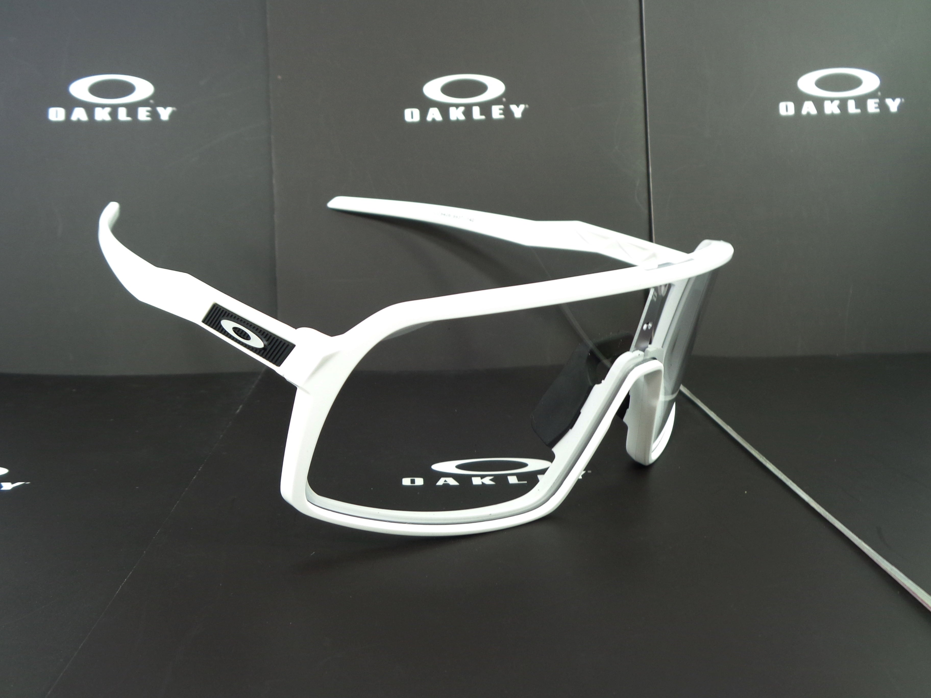 OAKLEY - Sutro 9406 99 Cycling Sport Racing Fotocromatico 940699