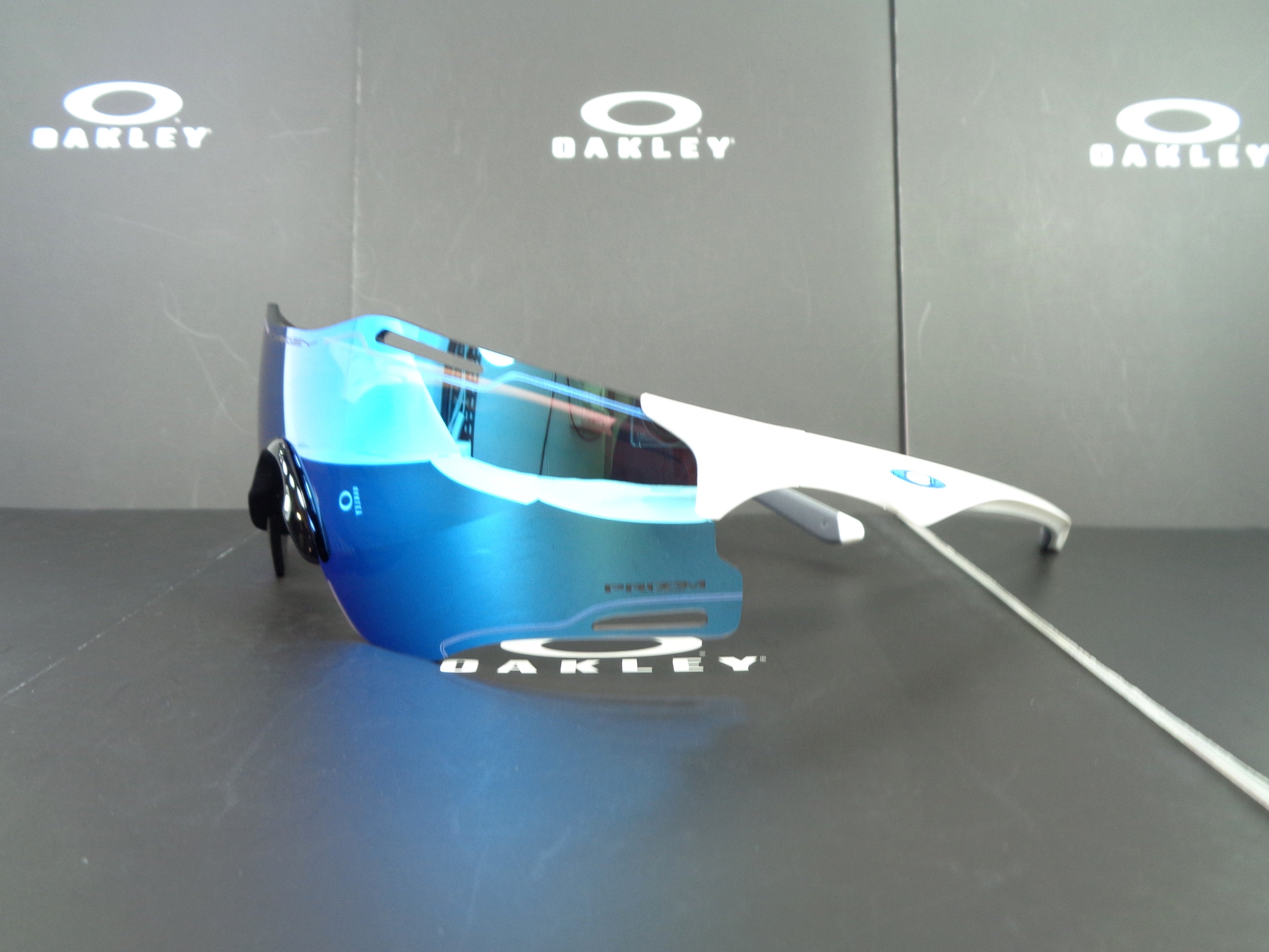 OAKLEY - Cybr Zero  9512D 02 Cycling Sport Racing Driving Prizm Sapphire 951202